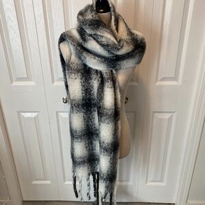 Women’s chunky scarf